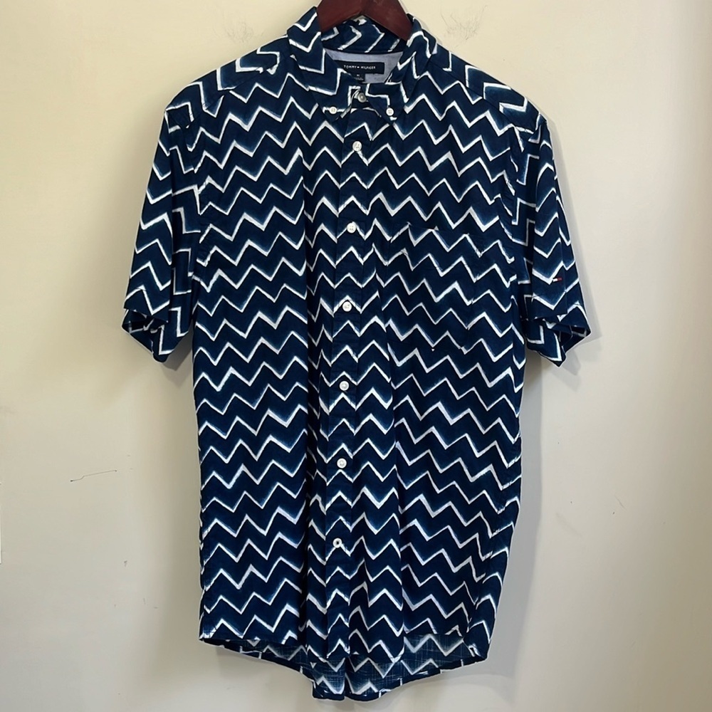 Tommy Hilfiger Men’s Short Sleeve Button Down Shirt Size Medium